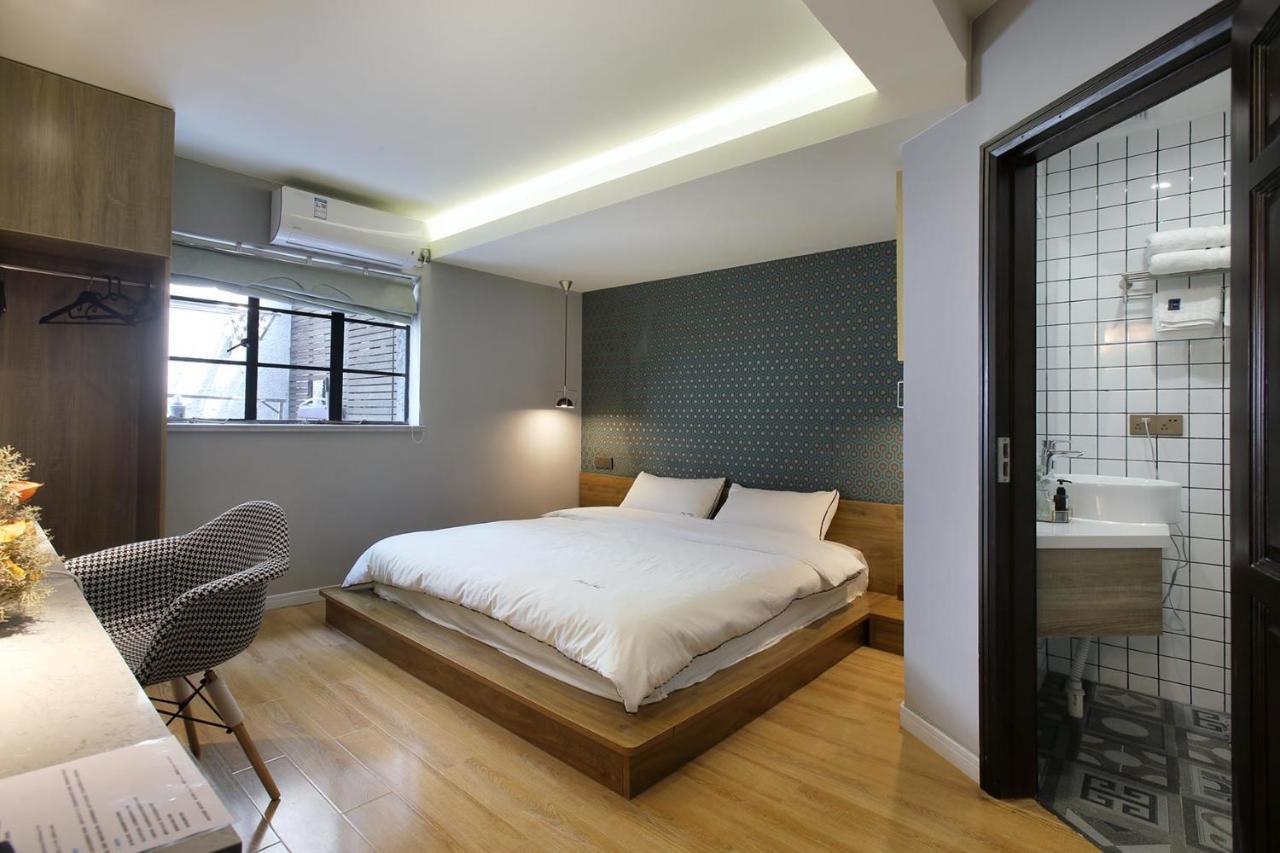 Shanghai Downtown Hills Boutique Guesthouse - Near Metro Line 7, Exit 3, Changping Road Habitación foto